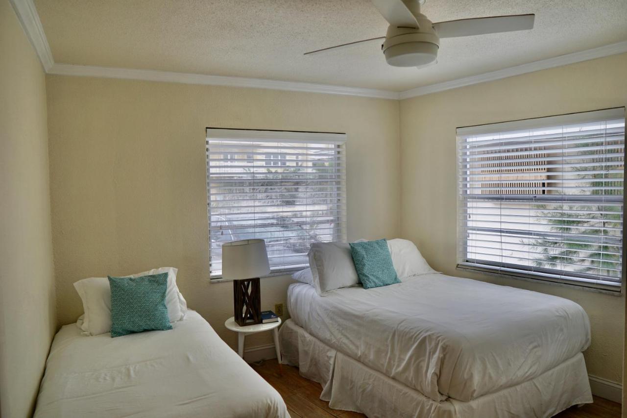סיינט פיט ביץ' The Molloy - Treasure Island Suites & Cottages מראה חיצוני תמונה
